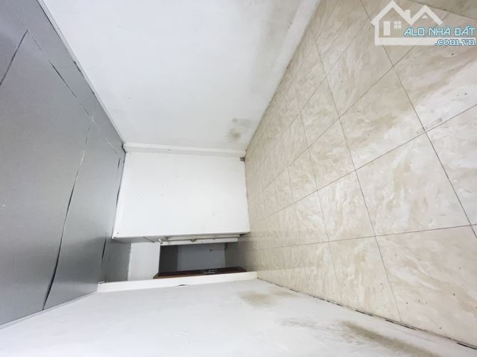 Nhà Cầu Giấy 34m² × 2 tầng, vị trí đẹp – Giá chỉ 5,85 tỷ - 1