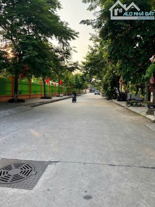 Lô đất 60m , đường trước đất 6m, sát ngay công viên nguyễn văn cừ, cách tỉnh lộ chỉ 500m - 1