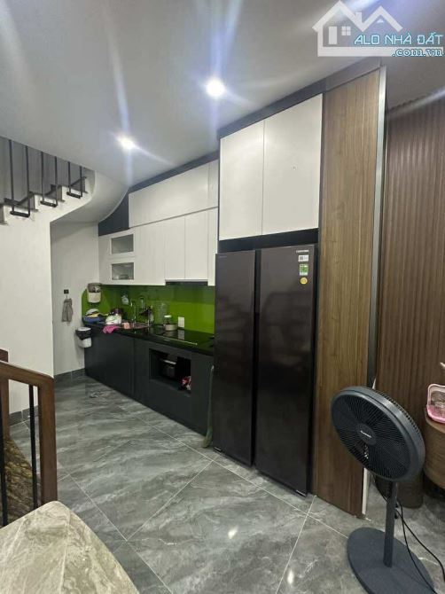 NHÀ ĐẸP – GIÁ TỐT – NHỈNH 8 tỷ - Khu vực gần các trường ĐH và bệnh viện lớn - 1