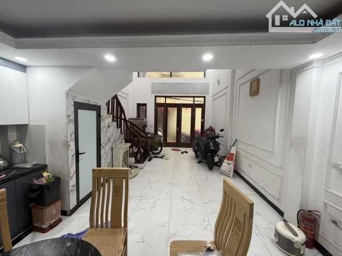 ĐẠI TỪ- 48m2- NGÕ NÔNG - Ô TÔ ĐỖ CỔNG- NHÀ ĐẸP - 2 THOÁNG - 1