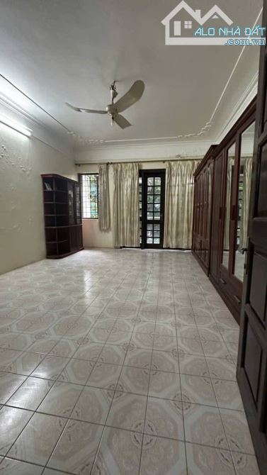 VĨNH PHÚC - BA ĐÌNH - 66,4M - 25,3 TỶ - PHÂN LÔ - Ô TÔ CHẠY VÒNG QUANH - ĐẤT VƯỢNG KHÍ - 1