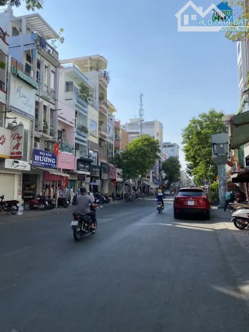 Gia đình cần bán nhà Mặt tiền đường Phan Thanh nở hậu kẹp kiệt lớn