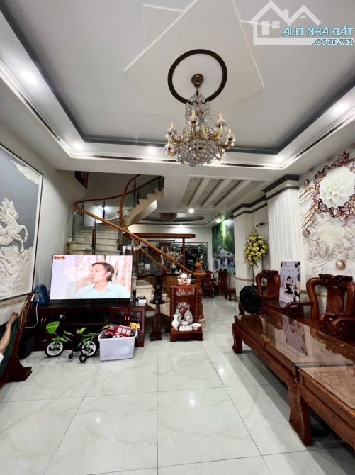 Chủ kẹt tiền bán gấp nhà 4 tầng khu Tên Lửa- ngang 6m x 14m- 4 tầng giá  hơn 10 tỷ - 1