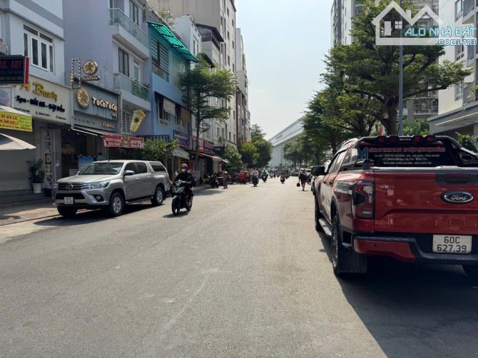CHDV sinh lời đến 50 triệu/tháng - DT56m2 x 5 tầng sân thượng - Khu VIP Nguyễn Văn Công - 1