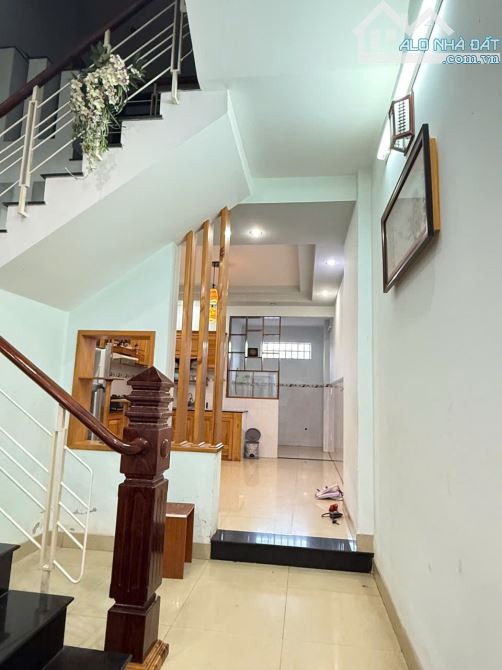 Cho thuê nhà 2 tầng, kiệt đường Phan Châu Trinh, Hải Châu, Đà Nẵng. DT 50m2. Giá 10 triệu - 1