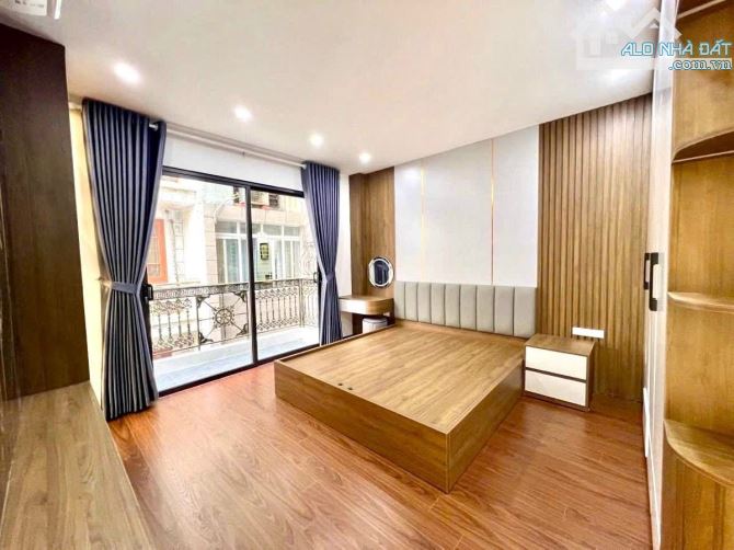 NGÕ 196 CẦU GIẤY, 44M x MT 4M, NGÕ RỘNG THOÁNG, 60M RA BÃI Ô TÔ, MẶT PHỐ CẦU GIẤY - 1