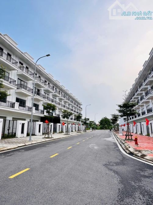 Chuyển nhượng căn nhà 4 tầng 100m2 khu đô thị Phúc Tiến Home - 1