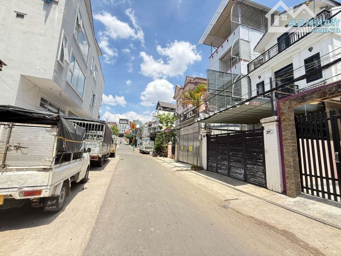 nhà phố 2 mặt tiền trung tâm TP Đà Lạt ngang 11 m Giá : 13,5 tỷ - 1