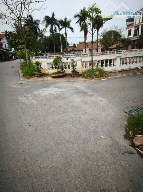Siêu phẩm kinh doanh Ngọc Động ô tô tải tránh view hồ hàng xóm với Vin 1 - 1