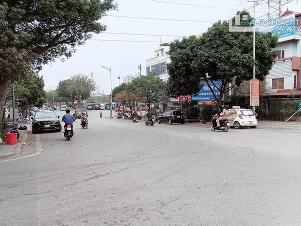 Bán rẻ 70 m2 đất đẹp, lô góc, ô tô 7 chỗ vào , Ngô Gia Tự, Long Biên - 5,7 tỷ - 1