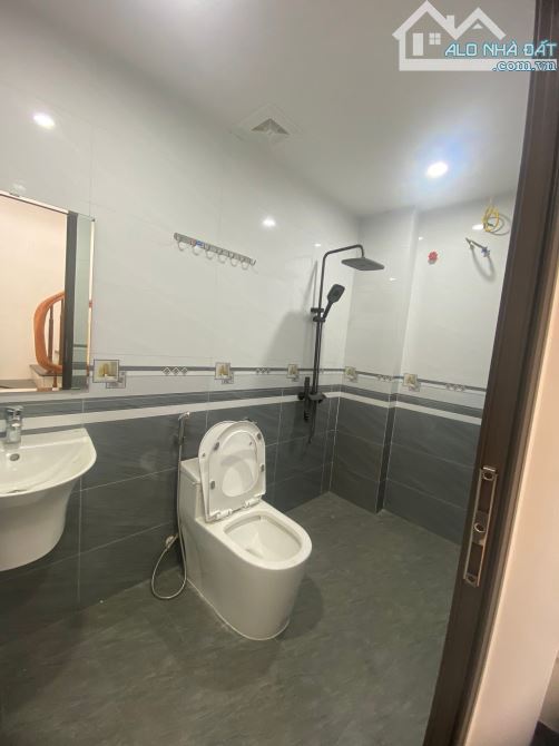 Bán nhà Phường VIỆT HƯNG: DT 33m -4 TẦNG GIÁ CHÀO 3,9TỶ - 1
