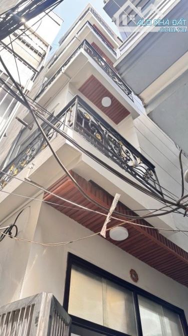 BÁN NHÀ ĐẠI TỪ LÔ GÓC NGÕ 3 GÁC 35m2, 5 TẦNG NHỈNH HƠN 6.5x TỶ - 1
