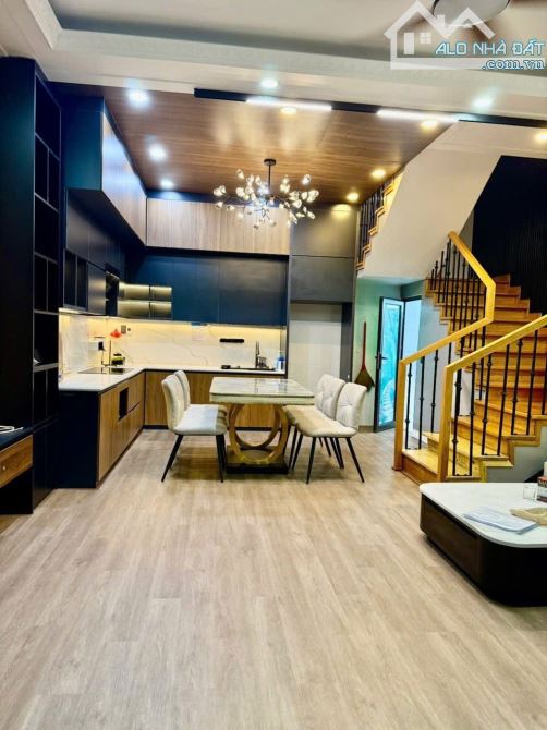 Bán Nhà 4 Tầng 42m² Giá 2.89 Tỷ, Trần Nguyên Hãn, Lê Chân – Ngõ Rộng, Tặng Nội Thất - 1
