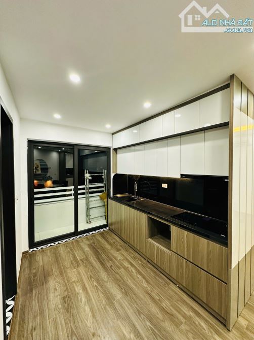 BÁN CĂN HỘ TÒA  Nơ 9B Bán đảo Linh Đàm, Hoàng Mai, 80m2, tk 3 ngủ 2vs, ban công view đẹp - 1