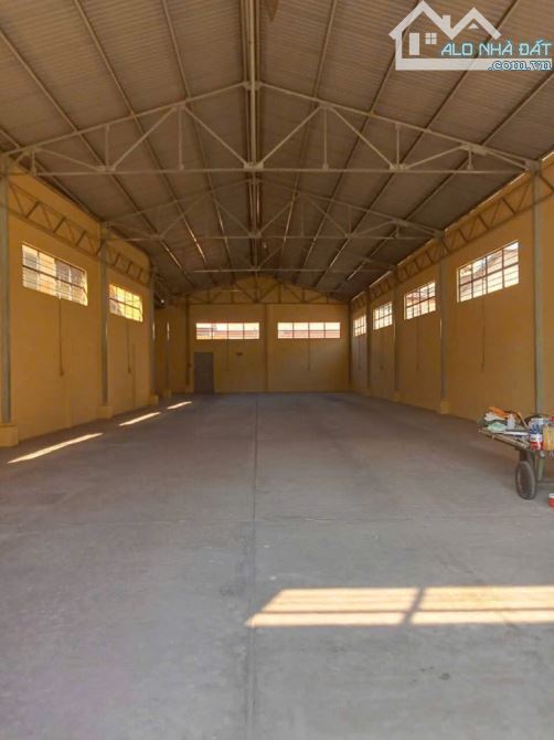 Cho thuê Kho 1.100m2 Tân Phú. Hệ thống PCCC, đường xe Container - 1