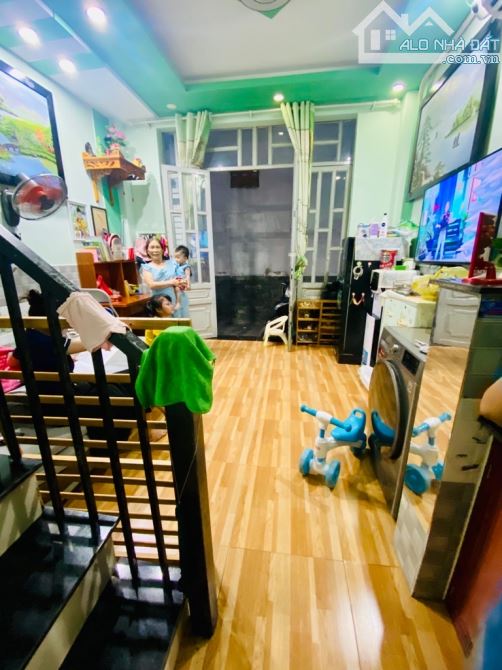 Bán nhà 2 tầng DTSD 44m2 Nguyễn Thị Tú, ngay ngã tư Gò Mây, Bình Tân, nhỉnh 1 tỷ - 1