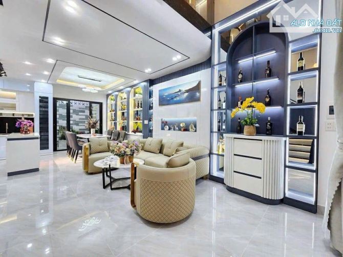 Bán nhà 3 tầng 3 mê đường LÊ VĂN THỊNH đứng trước nhà nhìn thấy Biển - 1