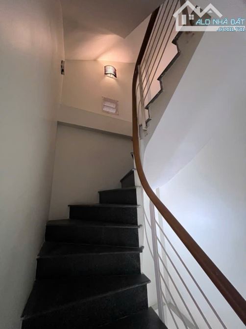 30m, 4 Tầng, Mt 4,4 m giá nhỉnh 5 Tỷ. Nhà đẹp Vĩnh Phúc - Hoàng Hoa Thám, Ba Đình - 1