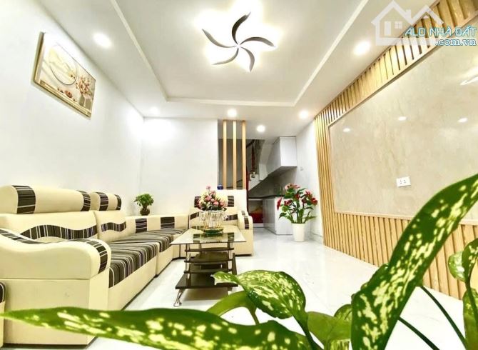 BÁN NHÀ MẶT NGÕ  VĂN HƯƠNG ĐÔNG ĐA 24M2;5 TẦNG;MẶT 3,5;3 PN;5,18 TỶ.NHÀ TRUNG TÂM QUẬN CHÍ - 1