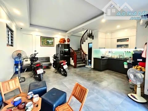 BÁN NHÀ GẦN CẦU VĨNH TUY, 5 TẦNG, GIÁ 7.9 TỶ - THƯƠNG LƯỢNG MẠNH - 1
