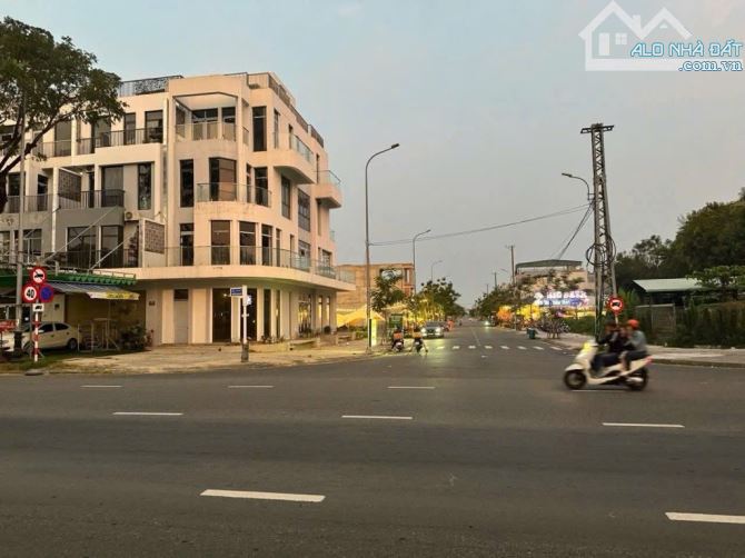 🎉🎉🎉CHÍNH CHỦ BÁN SHOPHOUSE 4 TẦNG + 1 TUM - GÓC 2 MẶT TIỀN VIP NGUYỄN SINH SẮC - 1