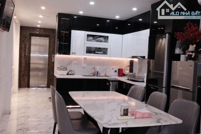 HOÀNG VĂN THÁI - 6 TẦNG THANG MÁY - 12.6 TỶ - PHÂN LÔ QUÂN ĐỘI - ÔTÔ TRÁNH - 1