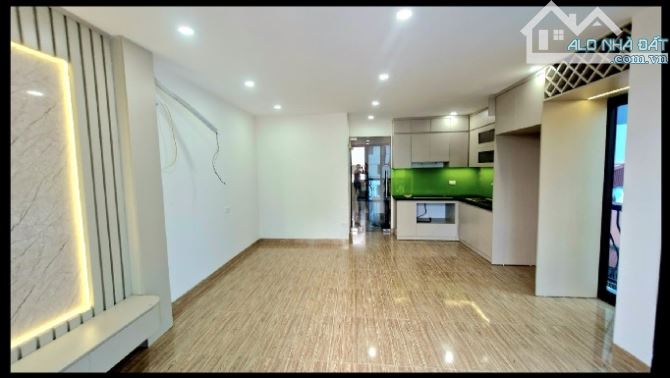 Phố Cổ Nhuế - 37m² - 6 tầng/MT 4.2m - Ngõ rộng thoáng sáng - - 1