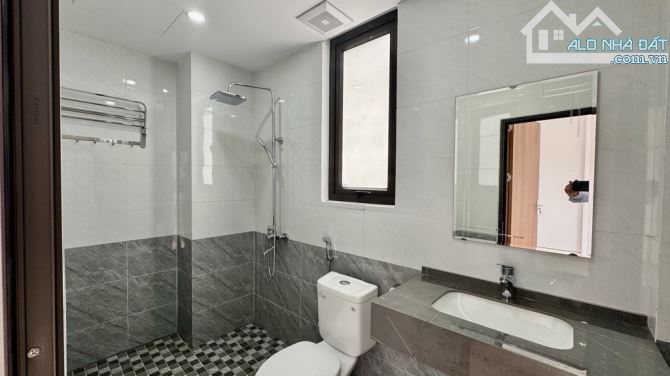 BÁN NHÀ ĐỨC GIANG 5 TẦNG. GẦN CHỢ ĐỨC HOÀ. 3 PHÒNG NGỦ RỘNG. 5.7 TỶ - 1