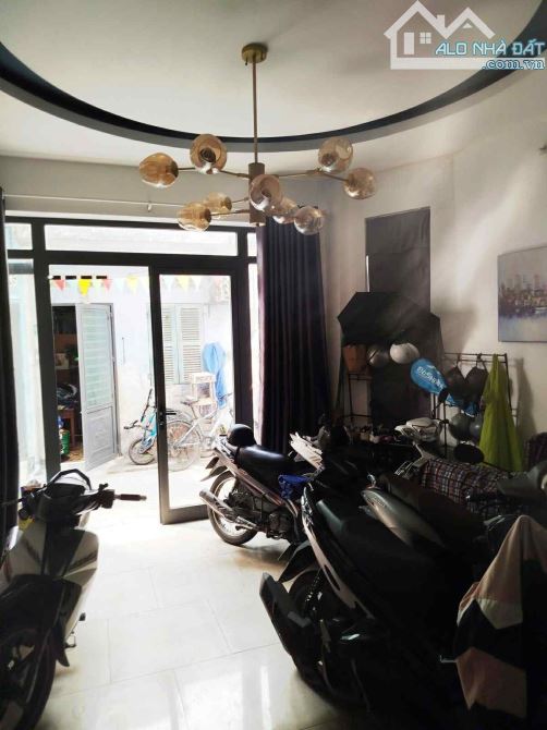 Chính chủ cần bán nhanh căn nhà 2 tầng đường lê đình lý - 1
