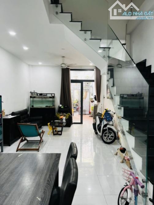 Bán nhà hxh Nguyễn Thiện Thuật, gần chợ Bà Chiểu, 50m2 - 3 tầng nhỉnh 7 tỷ - 1