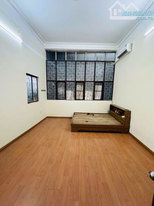 HỒNG MAI , 33M² x 5T Ở NGAY , 3 GÁC ĐỖ CỬA , NGÕ NÔNG , GẦN PHỐ , 6,8 TỶ - 1