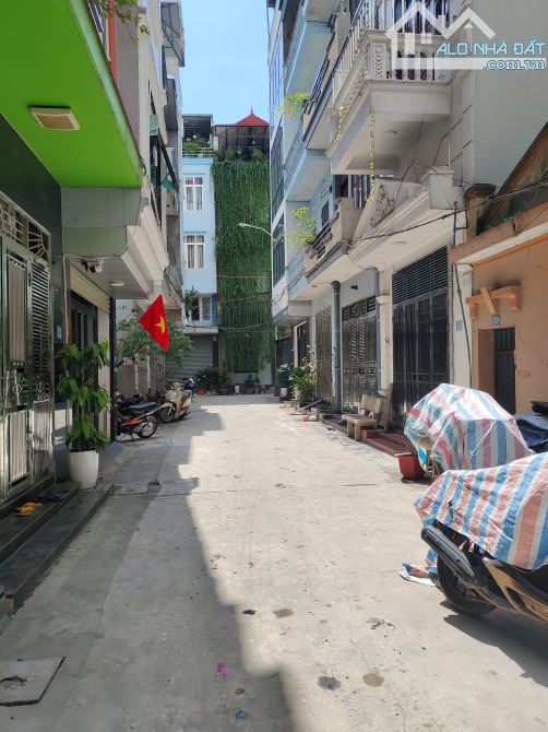 Nhà 5 tầng thang máy,phân lô cán bộ, ngay ngã 3 Ba la Hà Đông - 3
