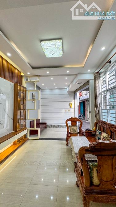 Nhà Lầu Góc 2 Mặt Tiền Trục chính Hẻm Lộ Nhựa Cách Vincom Hùng Vương 150m - 1