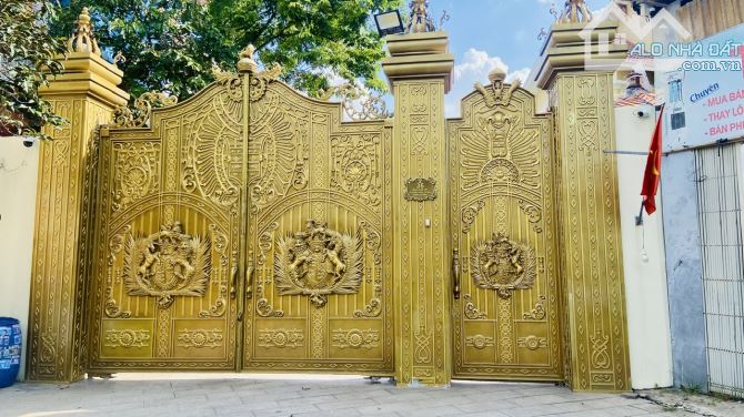 BÁN BIỆT THỰ ĐƠN LẬP 3 TẦNG 555M2 NGAY TRUNG TÂM DĨ AN – NỘI THẤT GỖ QUÝ ĐẸP – 24 TỶ - 1