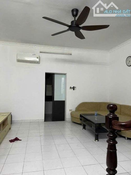 Cho thuê nhà nguyên căn phố Huế - Hai Bà Trưng – Hà Nội. DT 23m x 4 tầng, giá 9tr - 1