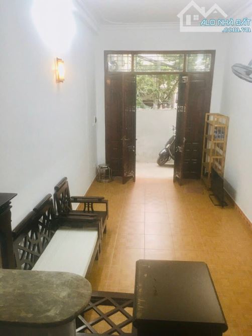 Cho thuê nhà nguyên căn 30m x 4.5 tầng Lĩnh Nam, Mai Động, Hoàng Mai. Giá 10 triệu - 1