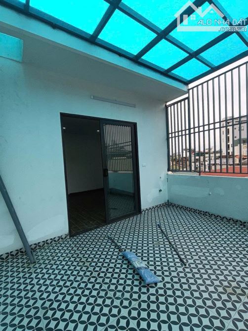 Bán nhà trung tâm quận Đống Đa, Ngõ rộng, Full Nội Thất, DT 41m2*6 Tầng* Giá 10,65 Tỷ - 12