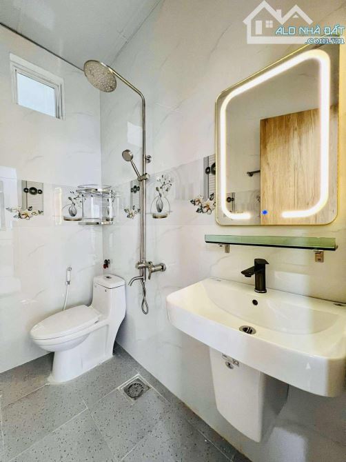 Bán Căn Hộ dịch vụ Quận Gò Vấp Hẻm Xe Hơi-6Tầng-67/77m2-Giá 11 Tỷ - 12