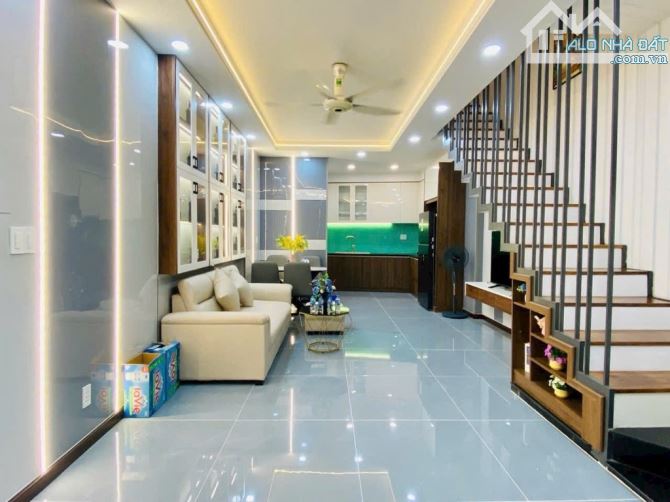 Nhà Gò Vấp gần CityLand hẻm xe hơi 5m 3 tầng 3 phòng ngủ không lộ giới ở Đường số 8 P11 - 12