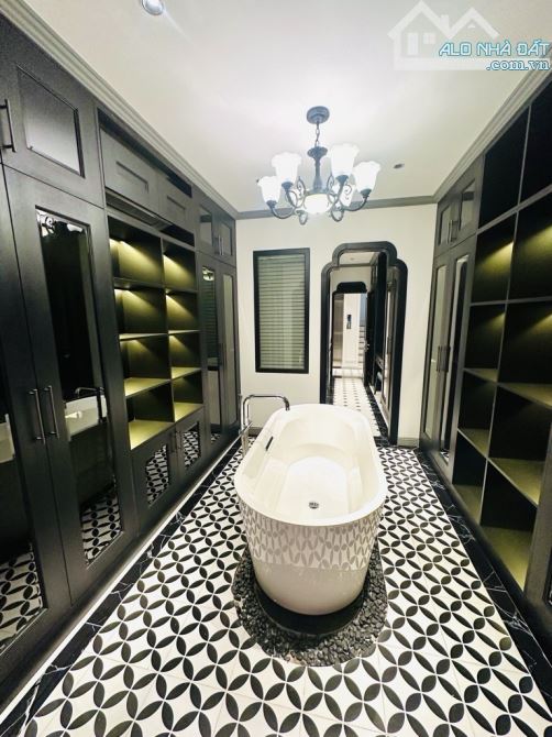 PHỐ THỊNH LIỆT -Trung tâm và gần Quận Ủy Hoàng Mai,-Ô TÔ ĐỖ CỬA - 50m2- 5 tầng - 13