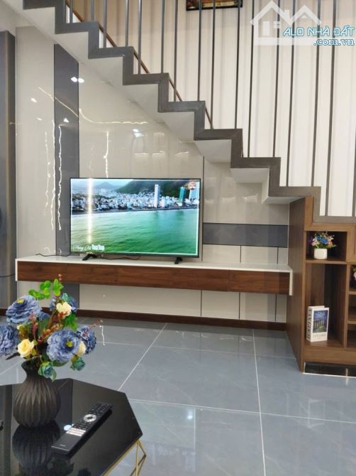 Nhà Gò Vấp gần CityLand hẻm xe hơi 5m 3 tầng 3 phòng ngủ không lộ giới ở Đường số 8 P11 - 13