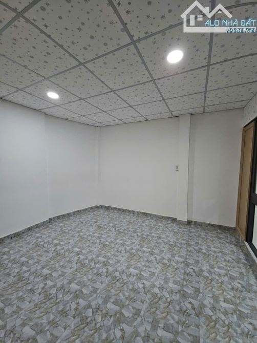 Sát mặt tiền  Trung Tâm Q4  NGANG 4.6 DÀI 12  CÓ 5 TỶ - 14