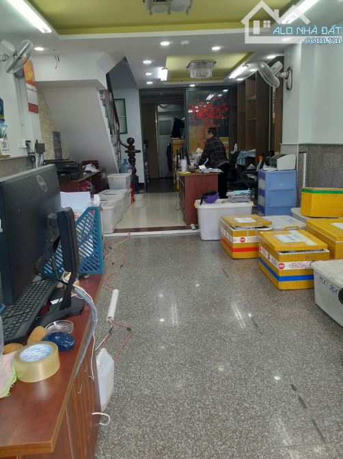 HẠ GIÁ SÂU – CẦN BÁN GẤP NHÀ MẶT TIỀN TAM ĐẢO,, Q10 DT 65m2 5 lầu giá chỉ 19.5 tỷ TL MẠNH - 2