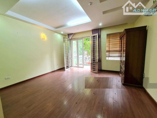Cho thuê căn nhà ngõ 27 phố Đặng Thùy Trâm, Dt 75m2 x 5 tầng, mặt tiền 6m - 2