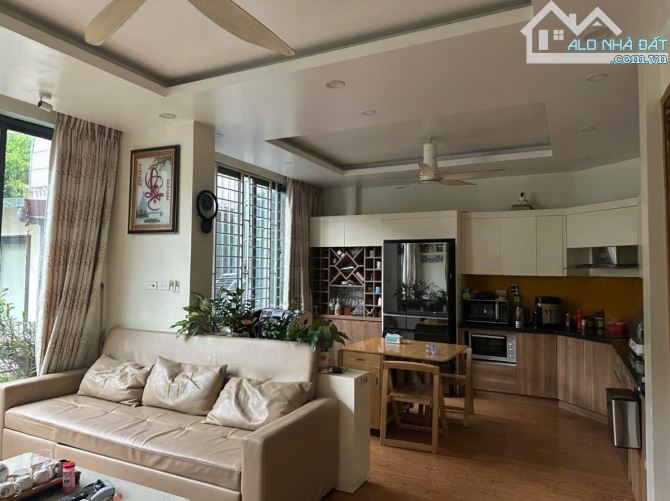 BÁN NHÀ 5 TẦNG LĨNH NAM-GẦN PHỐ-45M X 4 TẦNG FULL NỘI THẤT-CHỈ 6.4 TỈ-HOÀNG MAI - 2