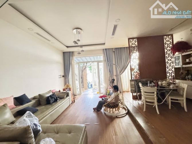 Bán Nhanh Trong Tháng - Villa Mini 82m2 - 4pn chỉ 4.95 Tỷ - 2