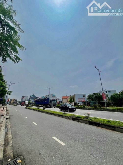 LÔ GÓC XẺ KHE MẶT ĐƯỜNG BÙI VIỆN siêu đẹp.Trước mặt TĐC Tam Kỳ - 2