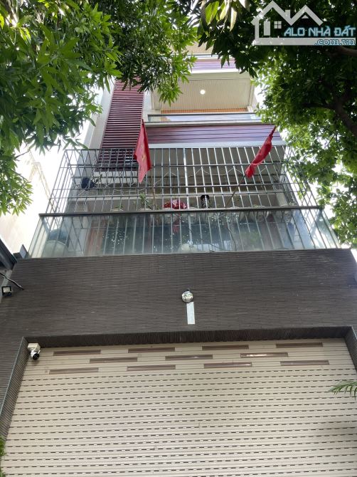 Khu  VIP Lai Xá , khu dân trí cao, 67,5m2, 5 Tầng , đường container , vỉa hè to. 15,8 tỷ - 2
