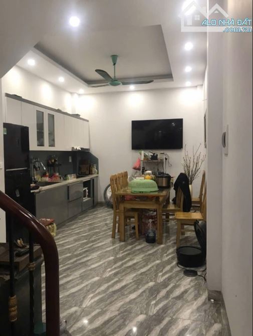 Cho thuê nhà nguyên căn 50m2- 4 tầng - Việt Hưng- Long Biên- ở sướng - 2