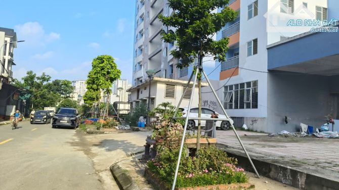 Bán lô đất khu TĐC Đền Lừ 3 ( Gần sân bóng Đền Lừ ) - 330m2 - MT 24 - Sổ đỏ phân lô - 2